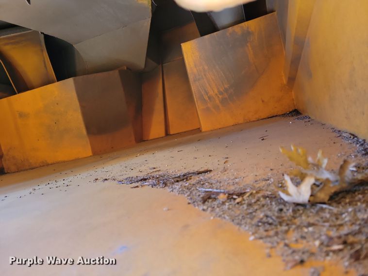 image for item LO9973 2007 Nissan UD3300  street sweeper truck