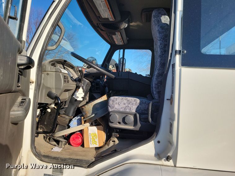 image for item LO9973 2007 Nissan UD3300  street sweeper truck