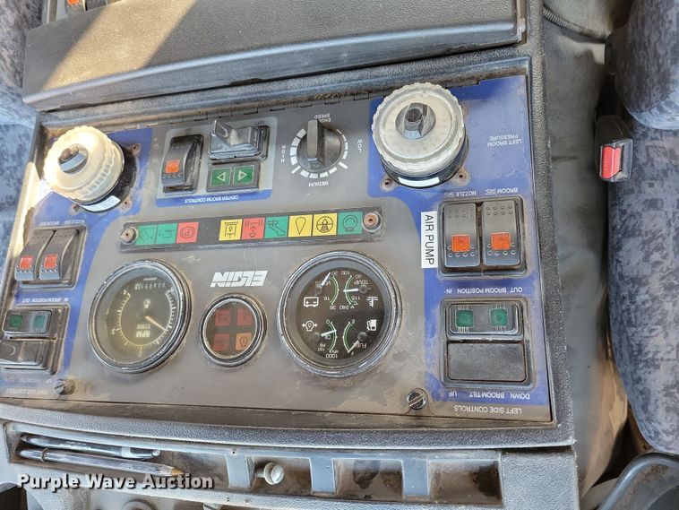 image for item LO9973 2007 Nissan UD3300  street sweeper truck