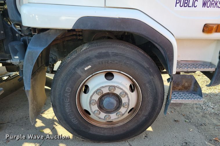 image for item LO9973 2007 Nissan UD3300  street sweeper truck