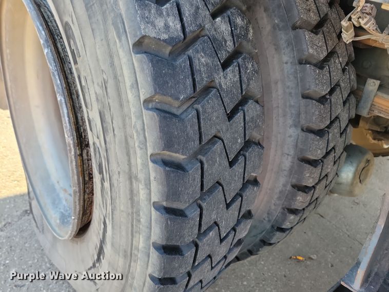 image for item LO9973 2007 Nissan UD3300  street sweeper truck