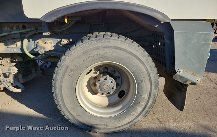 image for item LO9973 2007 Nissan UD3300  street sweeper truck