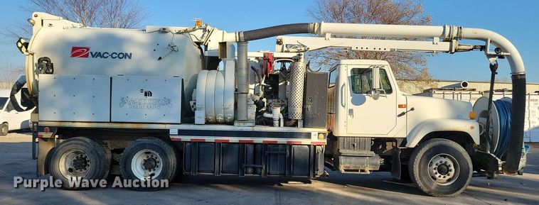 image for item LO9974 2000 International 2554  sewer jetter truck