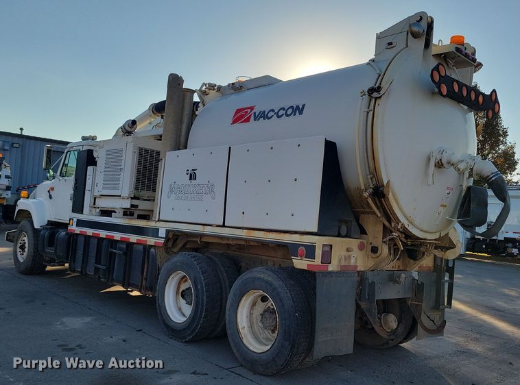 image for item LO9974 2000 International 2554  sewer jetter truck