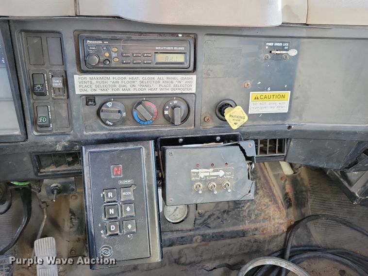 image for item LO9974 2000 International 2554  sewer jetter truck