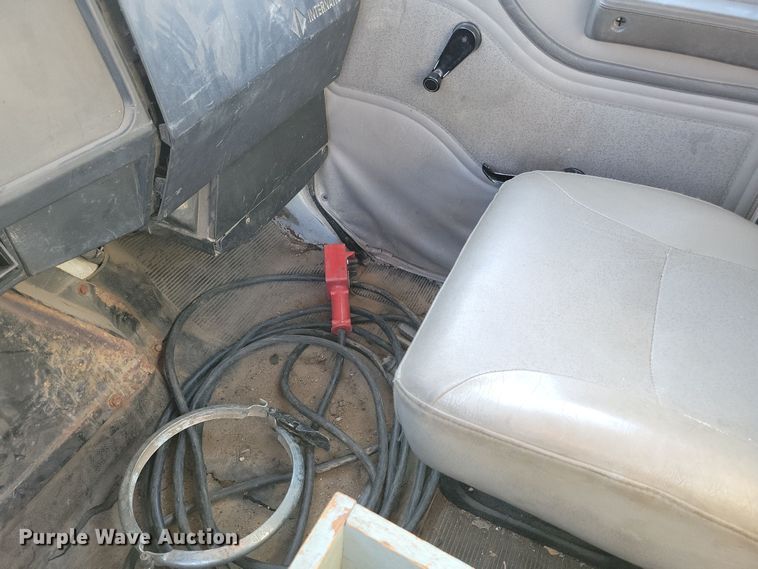 image for item LO9974 2000 International 2554  sewer jetter truck