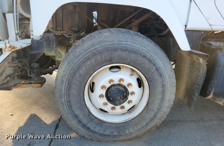 image for item LO9974 2000 International 2554  sewer jetter truck