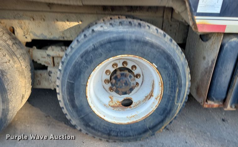 image for item LO9974 2000 International 2554  sewer jetter truck