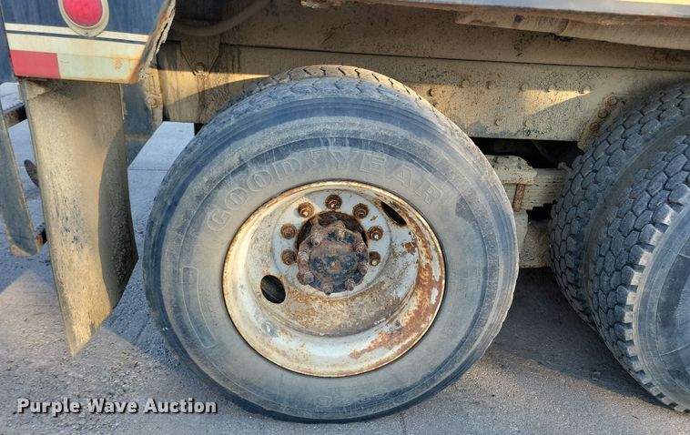 image for item LO9974 2000 International 2554  sewer jetter truck