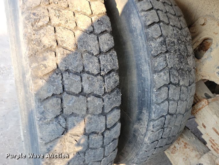 image for item LO9974 2000 International 2554  sewer jetter truck