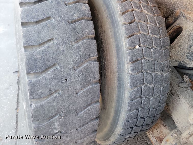 image for item LO9974 2000 International 2554  sewer jetter truck