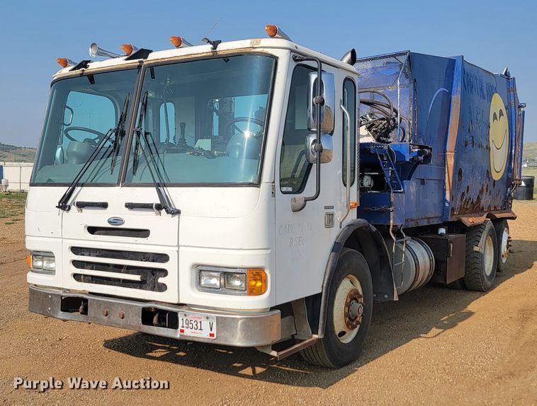 image for item LQ9256 2004 Sterling Condor  refuse truck