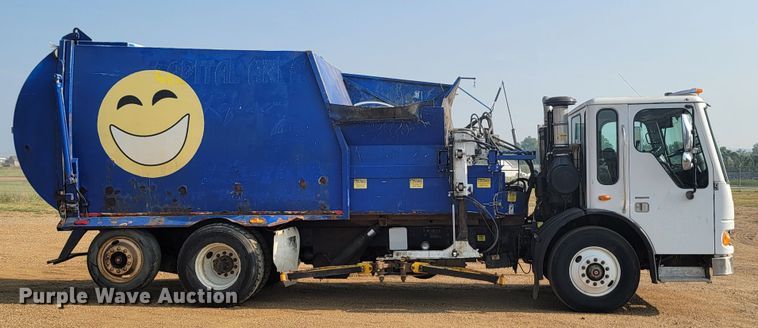 image for item LQ9256 2004 Sterling Condor  refuse truck