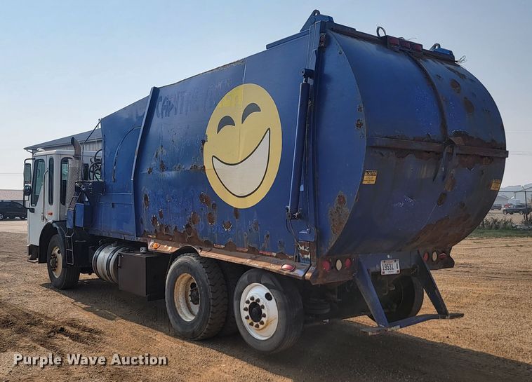 image for item LQ9256 2004 Sterling Condor  refuse truck