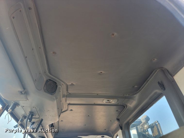 image for item LQ9256 2004 Sterling Condor  refuse truck