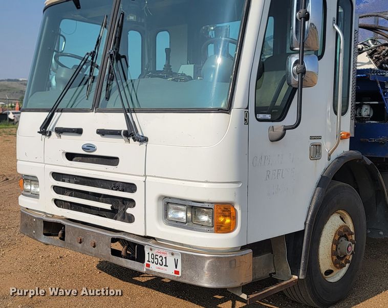 image for item LQ9256 2004 Sterling Condor  refuse truck