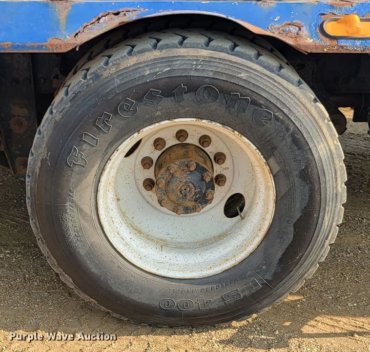 image for item LQ9256 2004 Sterling Condor  refuse truck