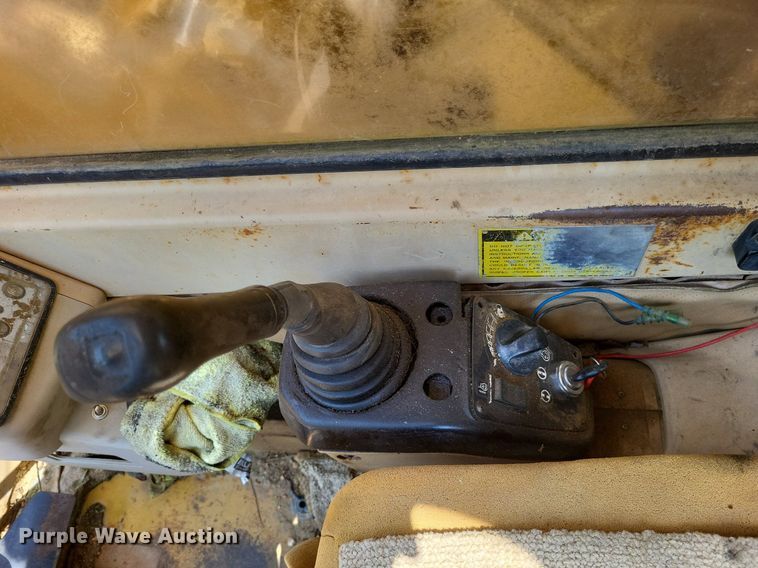 image for item LS9681 1994 Caterpillar  322L excavator