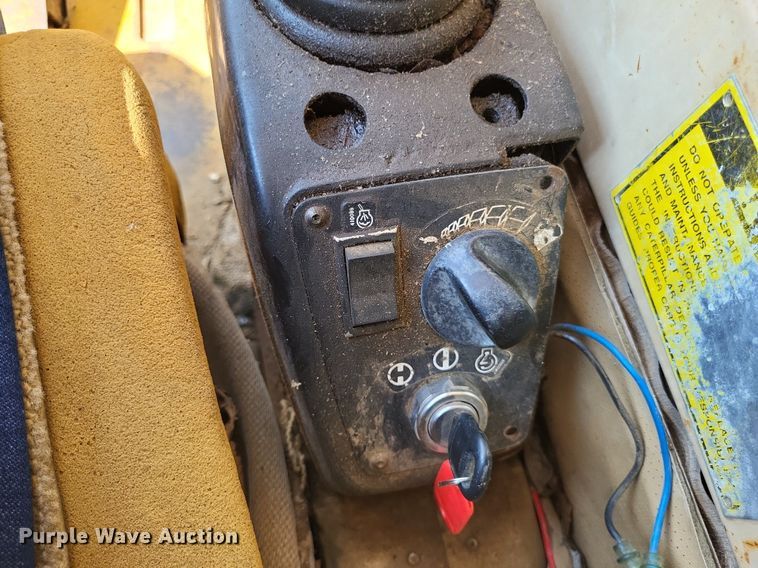 image for item LS9681 1994 Caterpillar  322L excavator