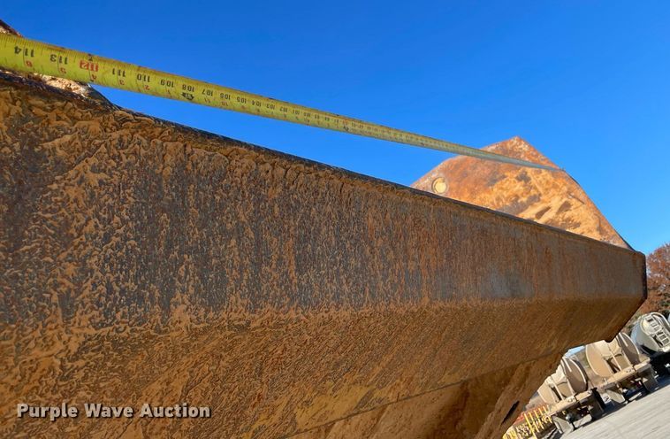 image for item LV9249 2014 Caterpillar 740B  haul truck