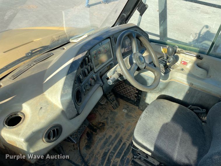 image for item LV9249 2014 Caterpillar 740B  haul truck