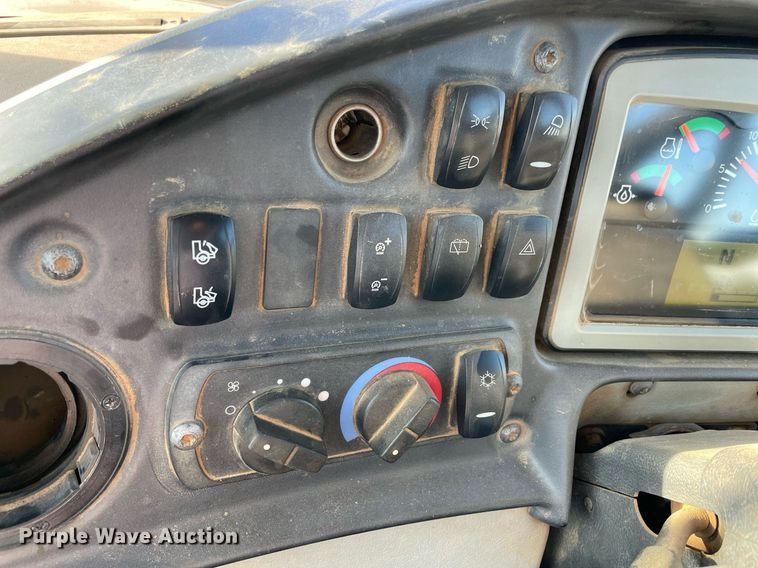 image for item LV9249 2014 Caterpillar 740B  haul truck