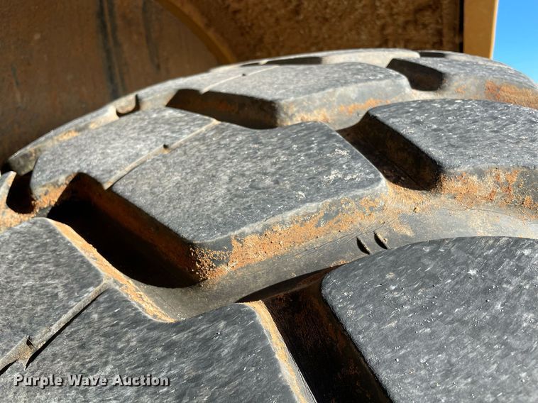 image for item LV9249 2014 Caterpillar 740B  haul truck