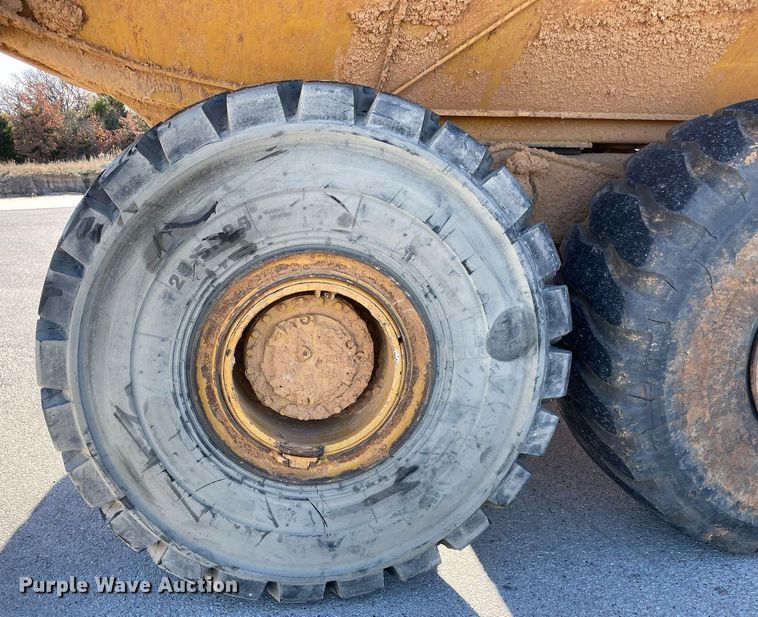 image for item LV9249 2014 Caterpillar 740B  haul truck