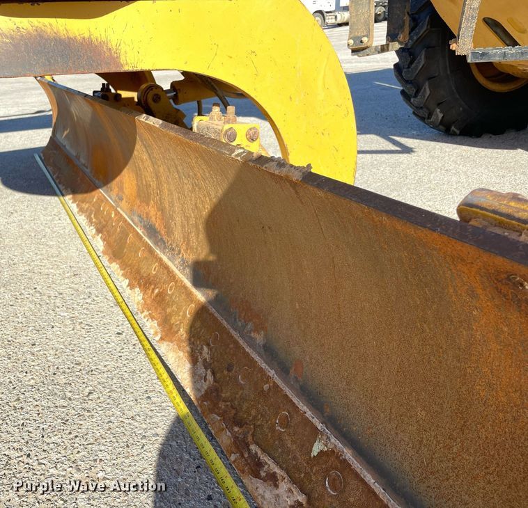 image for item LV9250 2011 Caterpillar 120M  motor grader