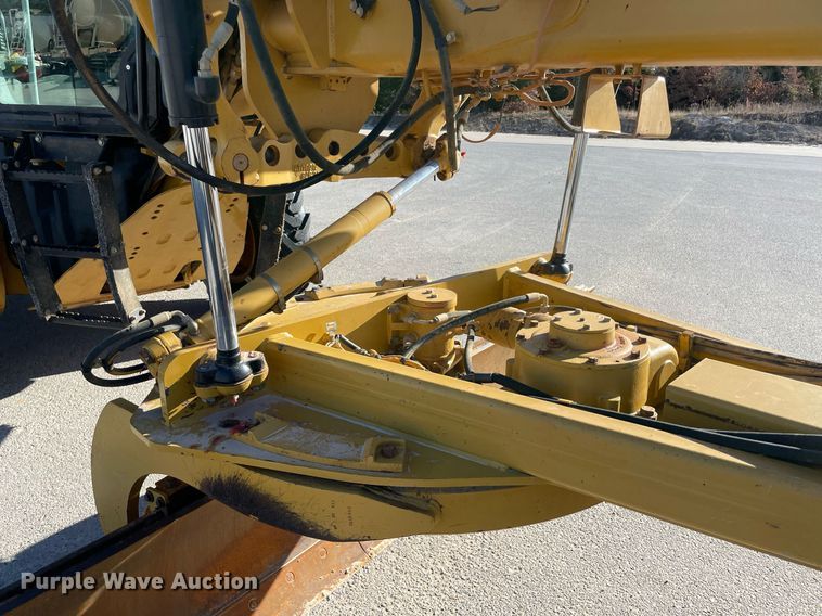 image for item LV9250 2011 Caterpillar 120M  motor grader