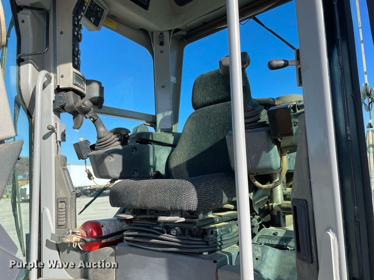 image for item LV9250 2011 Caterpillar 120M  motor grader