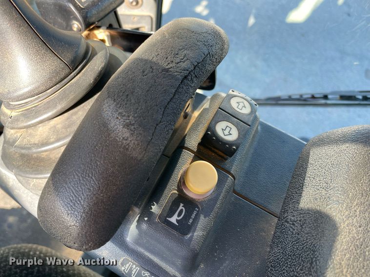 image for item LV9250 2011 Caterpillar 120M  motor grader