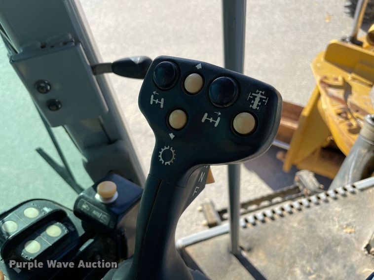 image for item LV9250 2011 Caterpillar 120M  motor grader