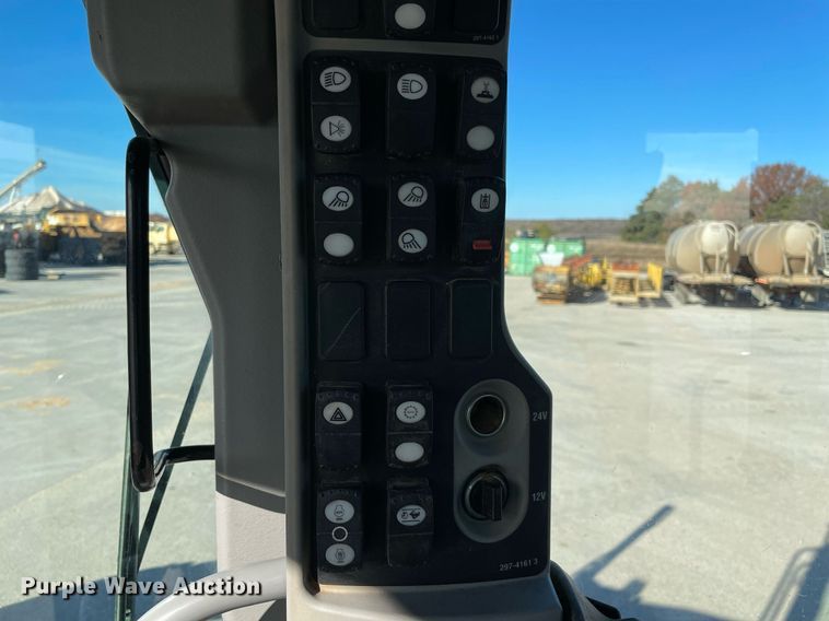 image for item LV9250 2011 Caterpillar 120M  motor grader