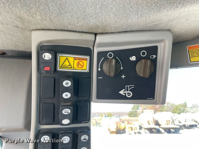 image for item LV9250 2011 Caterpillar 120M  motor grader