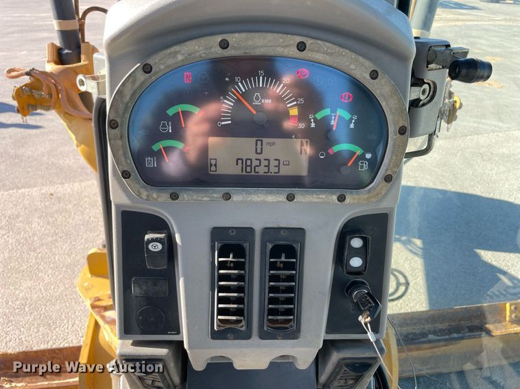 image for item LV9250 2011 Caterpillar 120M  motor grader