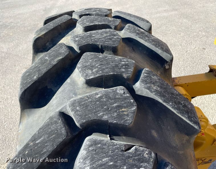 image for item LV9250 2011 Caterpillar 120M  motor grader