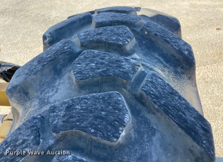 image for item LV9250 2011 Caterpillar 120M  motor grader