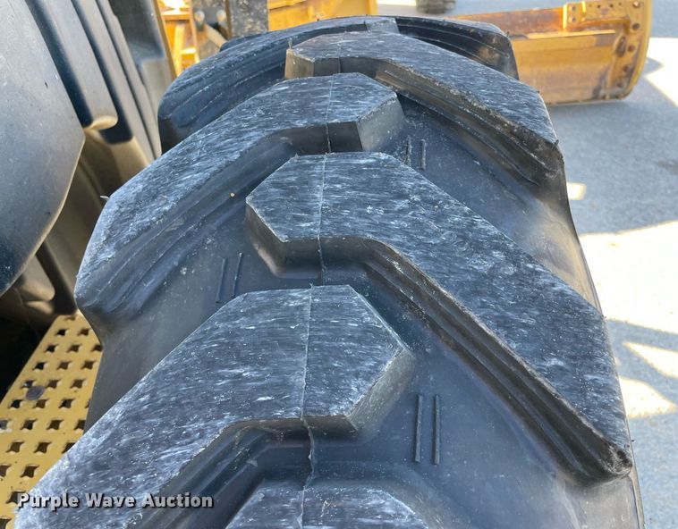 image for item LV9250 2011 Caterpillar 120M  motor grader