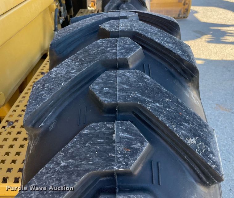 image for item LV9250 2011 Caterpillar 120M  motor grader