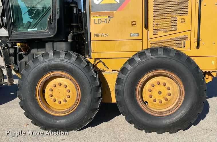 image for item LV9250 2011 Caterpillar 120M  motor grader