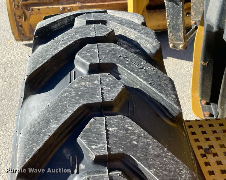 image for item LV9250 2011 Caterpillar 120M  motor grader