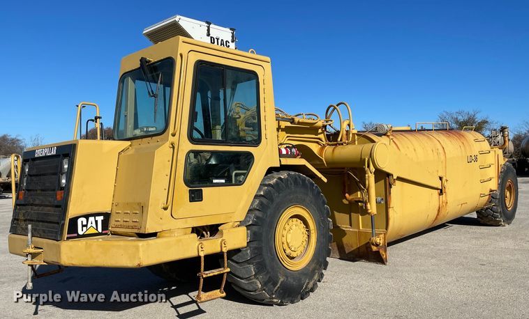 image for item LV9251 Caterpillar 613C Series II  water wagon