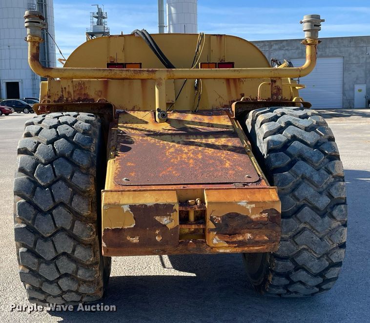 image for item LV9251 Caterpillar 613C Series II  water wagon