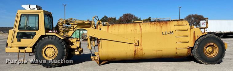 image for item LV9251 Caterpillar 613C Series II  water wagon