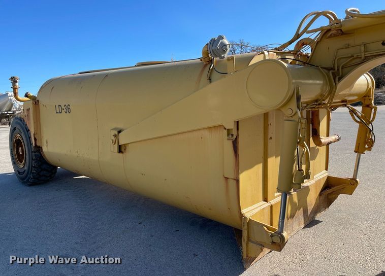 image for item LV9251 Caterpillar 613C Series II  water wagon