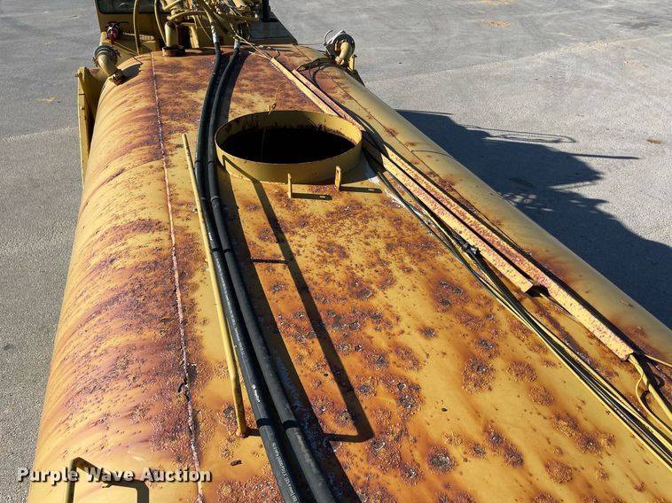 image for item LV9251 Caterpillar 613C Series II  water wagon