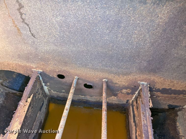 image for item LV9251 Caterpillar 613C Series II  water wagon