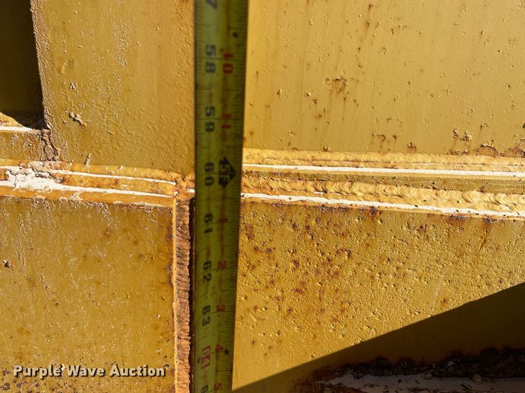 image for item LV9251 Caterpillar 613C Series II  water wagon