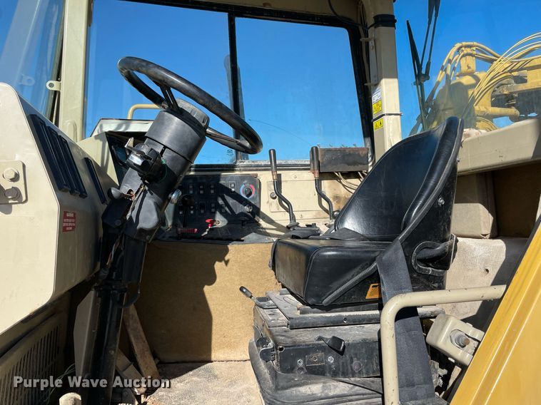 image for item LV9251 Caterpillar 613C Series II  water wagon